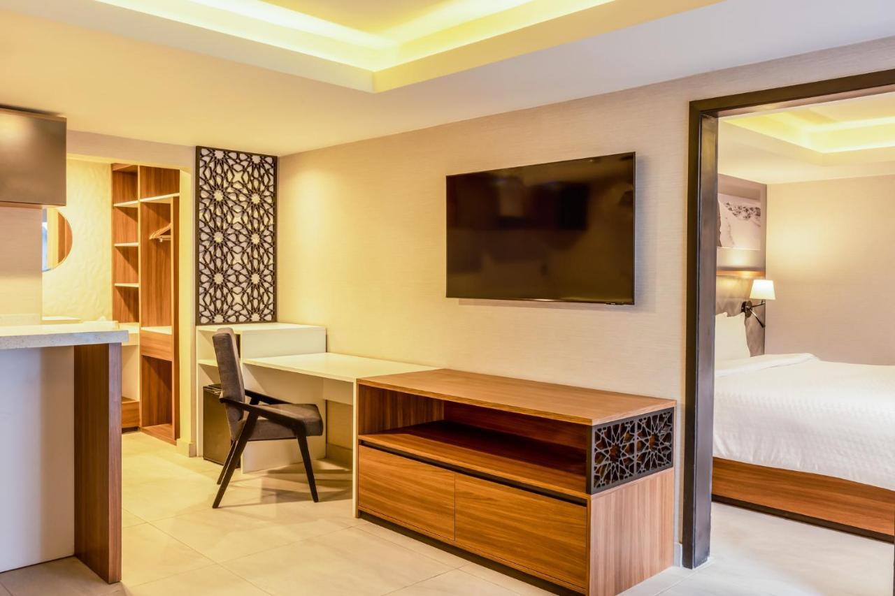 Gamma Ciudad Juarez Hotel Exterior photo A suite at the hotel